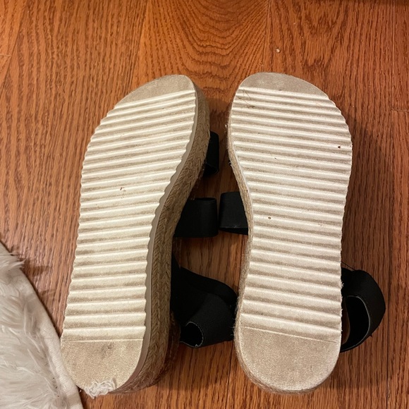 Steve Madden Platform Sandals - Picture 3 of 4